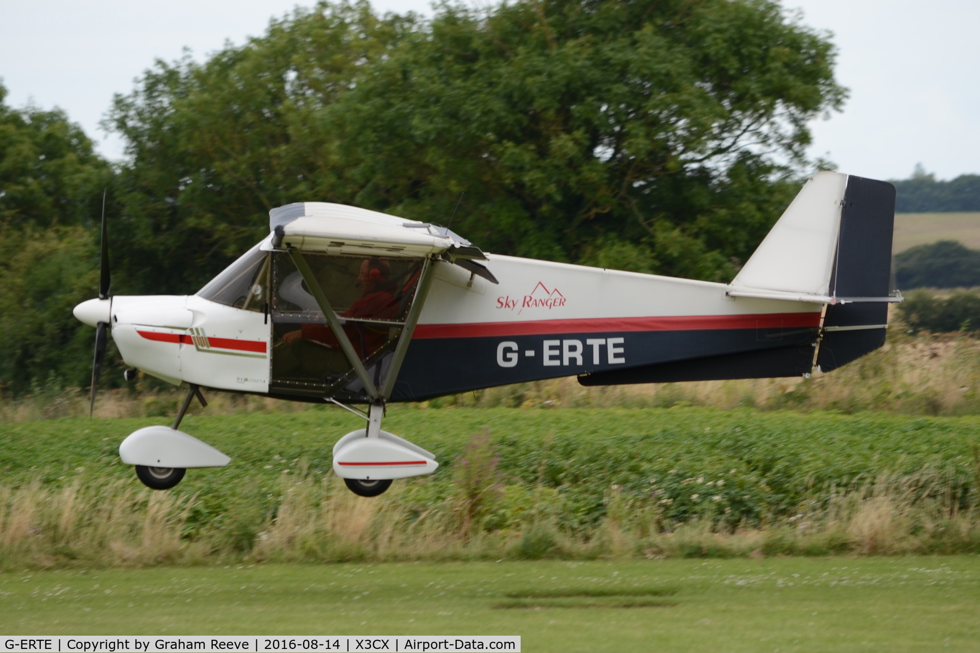 G-ERTE, 2005 Skyranger 912S(1) C/N BMAA/HB/451, Landing at Northrepps.