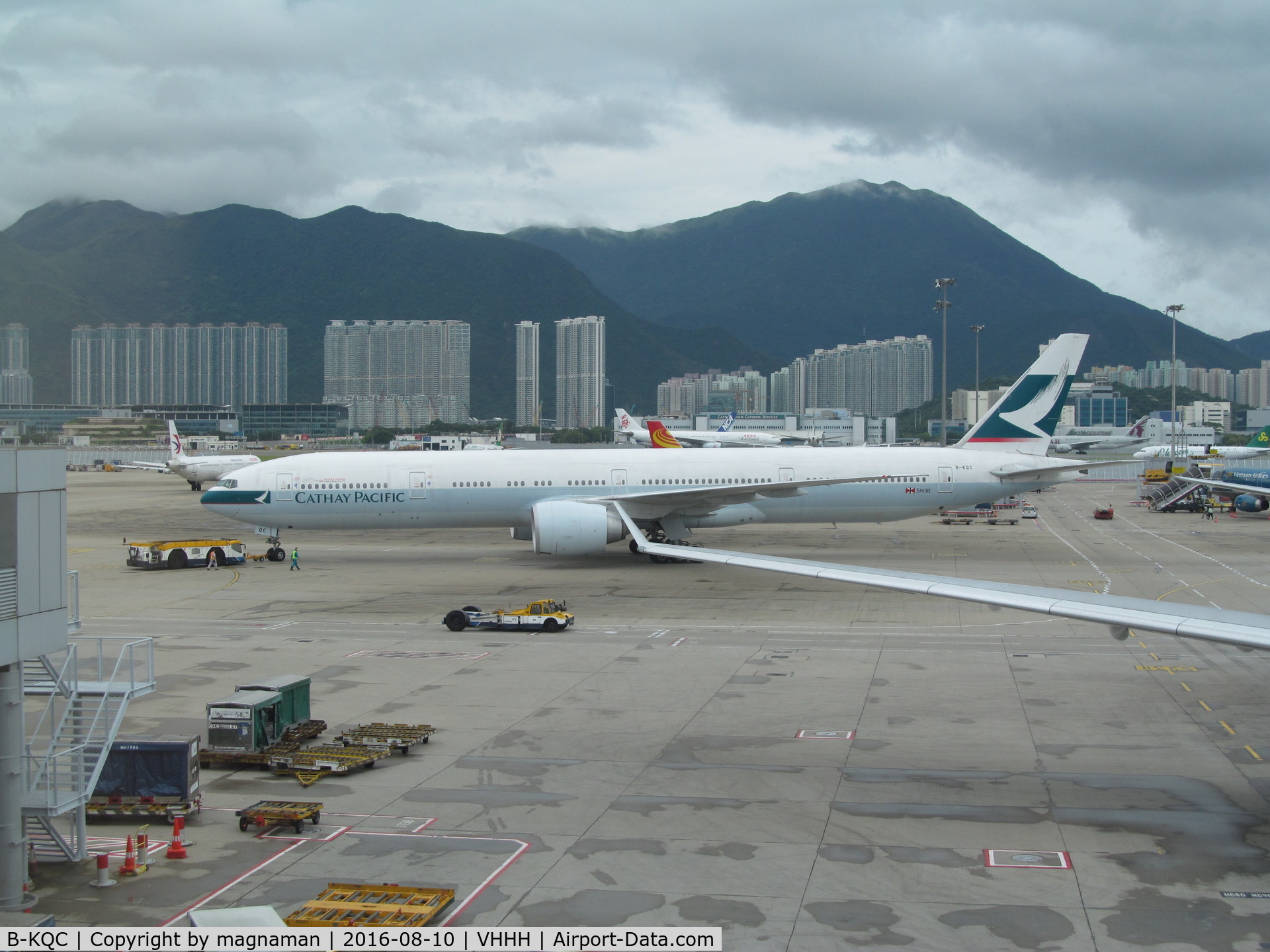 B-KQC, 2012 Boeing 777-367/ER C/N 39236, at hkg
