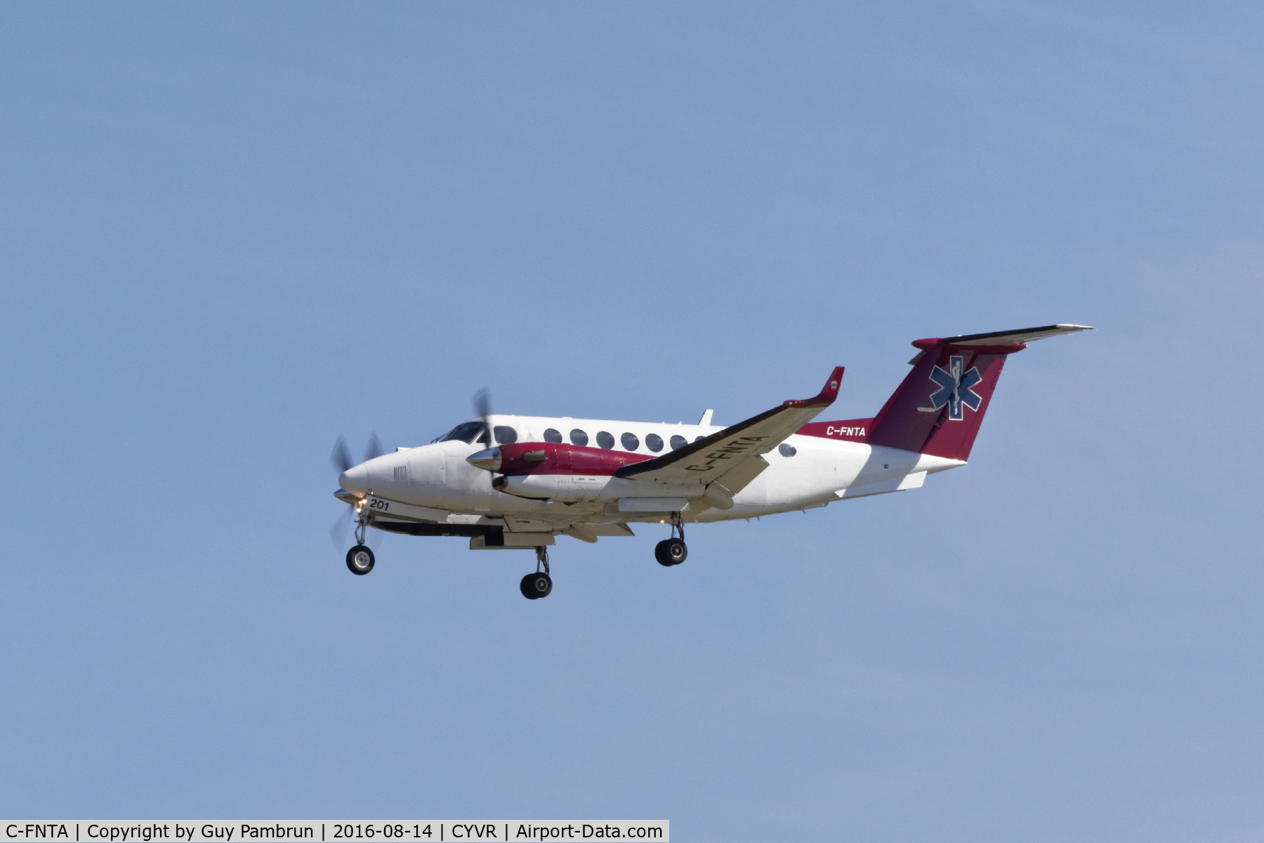 C-FNTA, 2012 Beech B300 King Air C/N FL-806, Landing