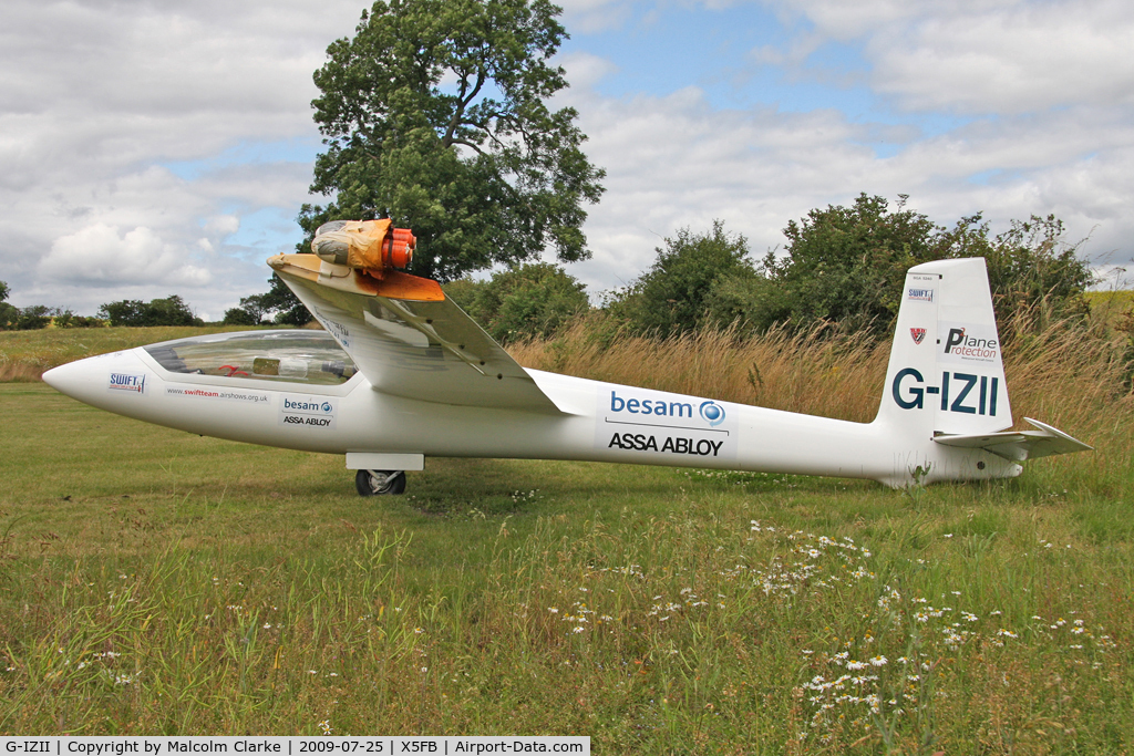 G-IZII, 1993 Marganski Swift S-1 C/N 110, Marganski Swift S-1. Awaiting launch to participate in the 2009 Sunderland Airshow.