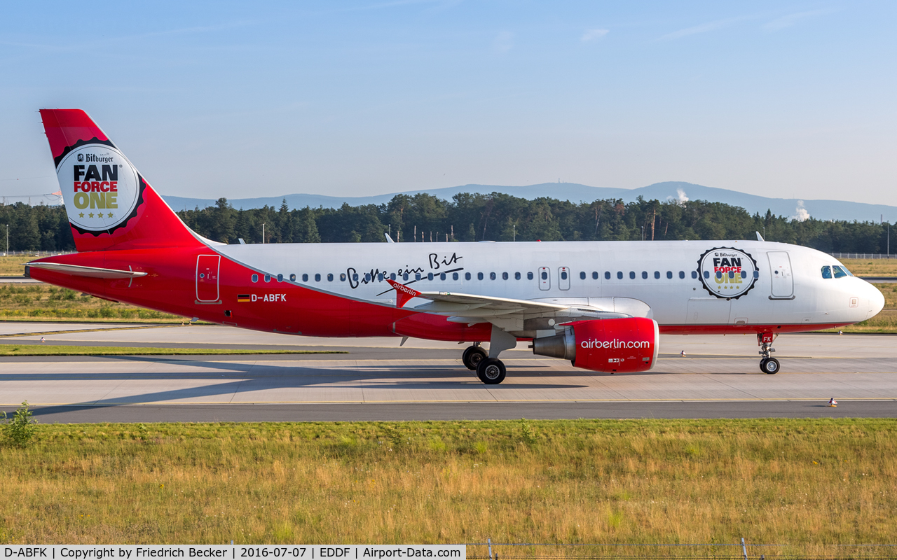 D-ABFK, 2010 Airbus A320-214 C/N 4433, taxying to the gate