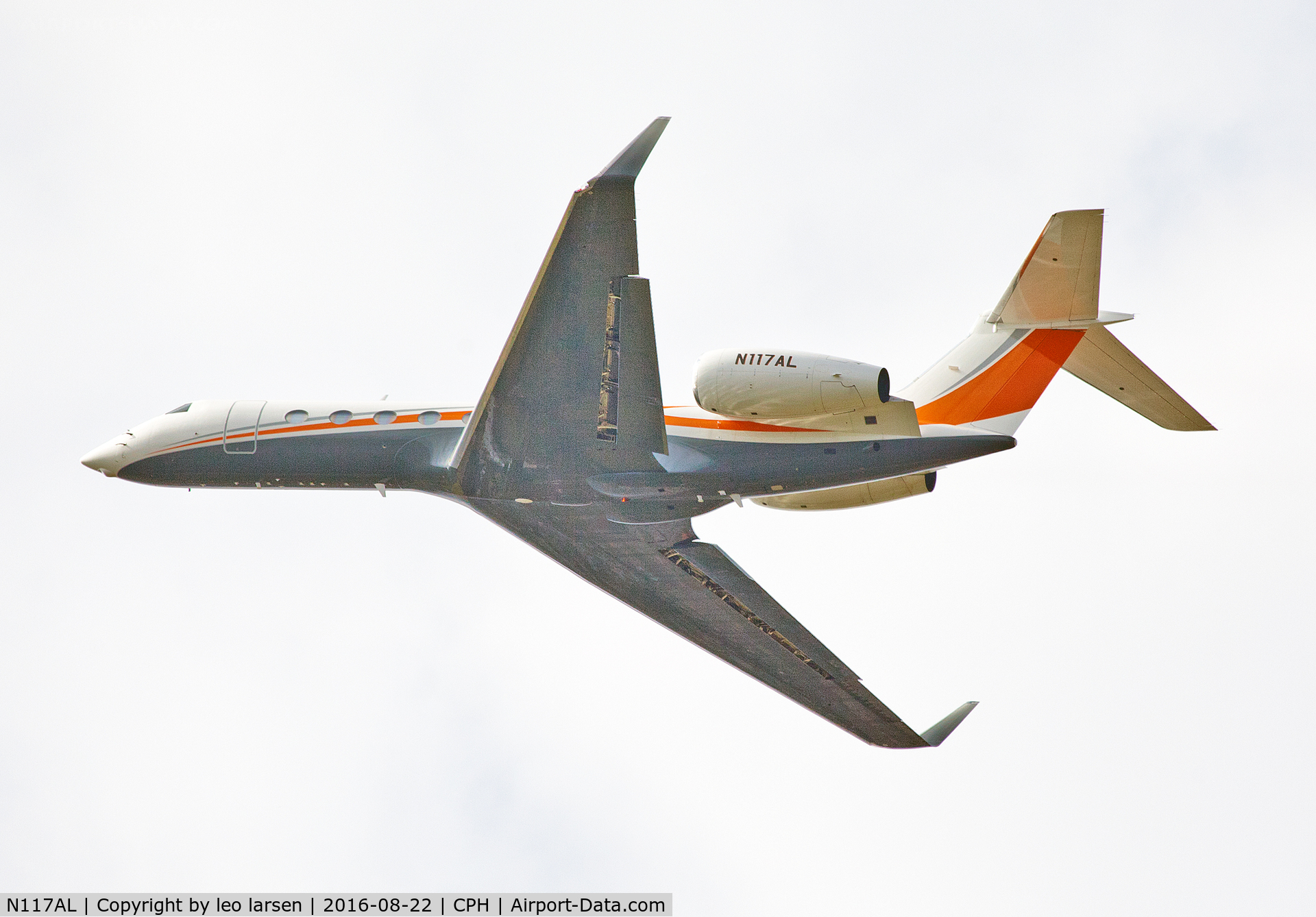 N117AL, 2010 Gulfstream Aerospace GV-SP (G550) C/N 5294, Copenhagen 22.8.16