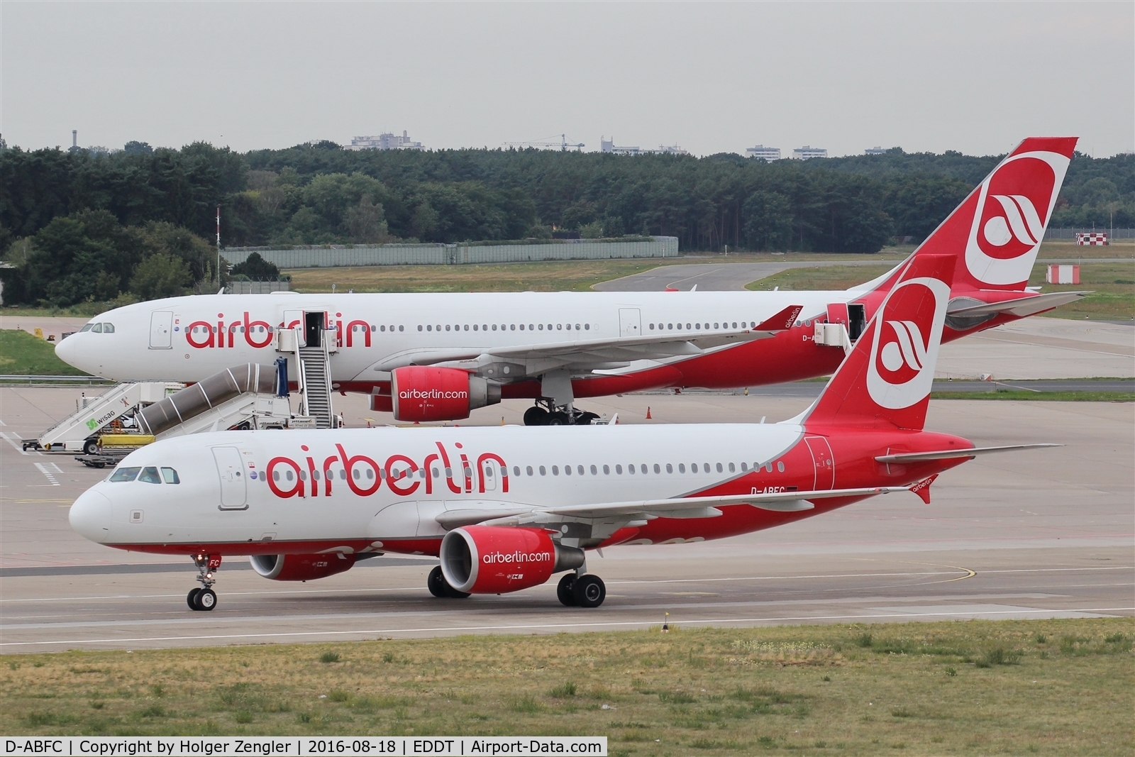 D-ABFC, 2010 Airbus A320-214 C/N 4161, Seems that TXL is home base for this red and white aircrafts...