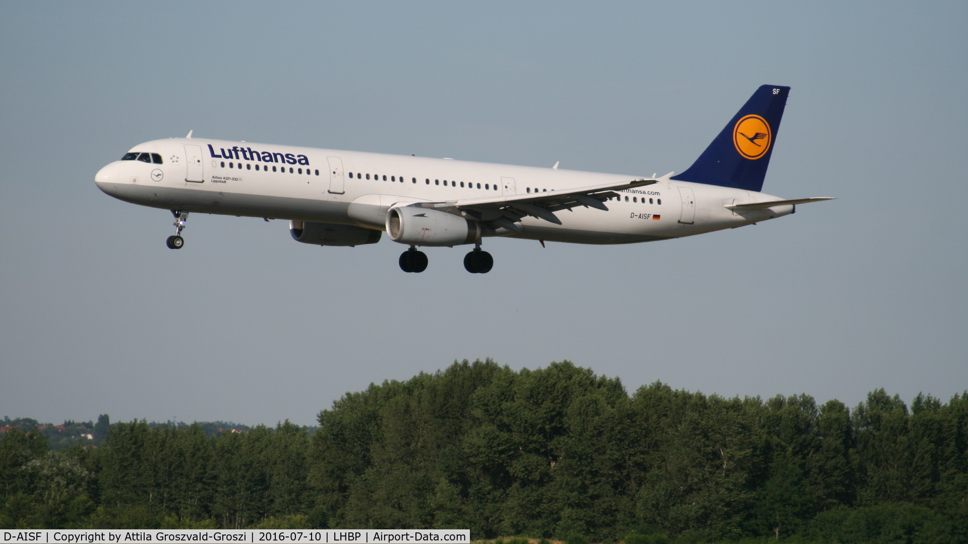 D-AISF, 2000 Airbus A321-231 C/N 1260, Budapest Airport, Hungary - Landing