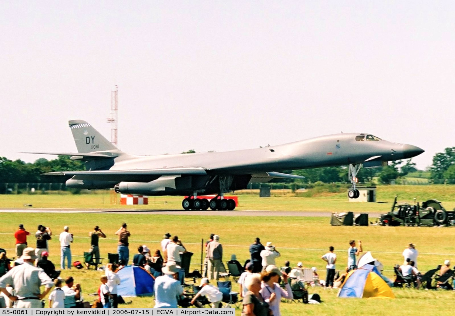 85-0061, 1985 Rockwell B-1B Lancer C/N 21, On the ground at RIAT.