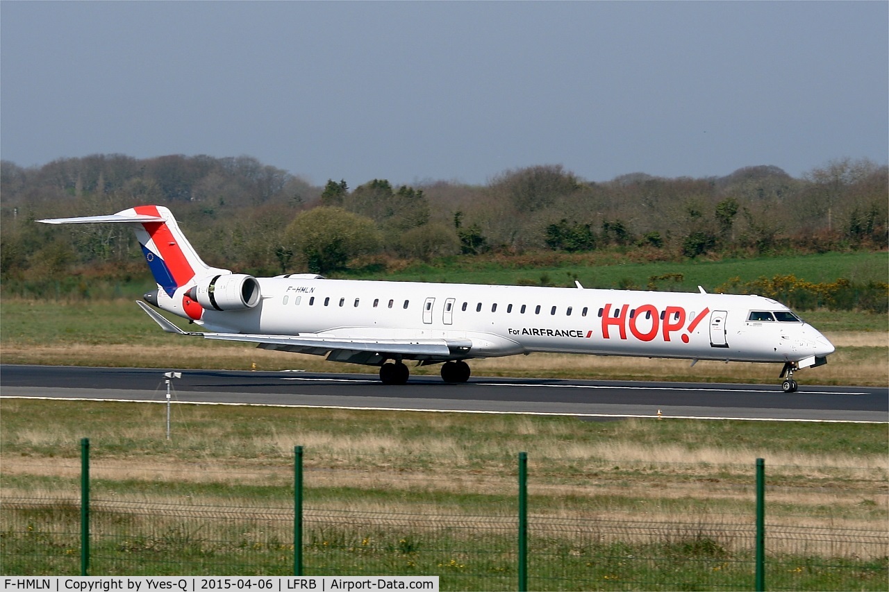 F-HMLN, 2012 Bombardier CRJ-1000EL NG (CL-600-2E25) C/N 19024, Bombardier CRJ-1000EL NG, Reverse thrust landing rwy 07R, Brest-Bretagne Airport (LFRB-BES)