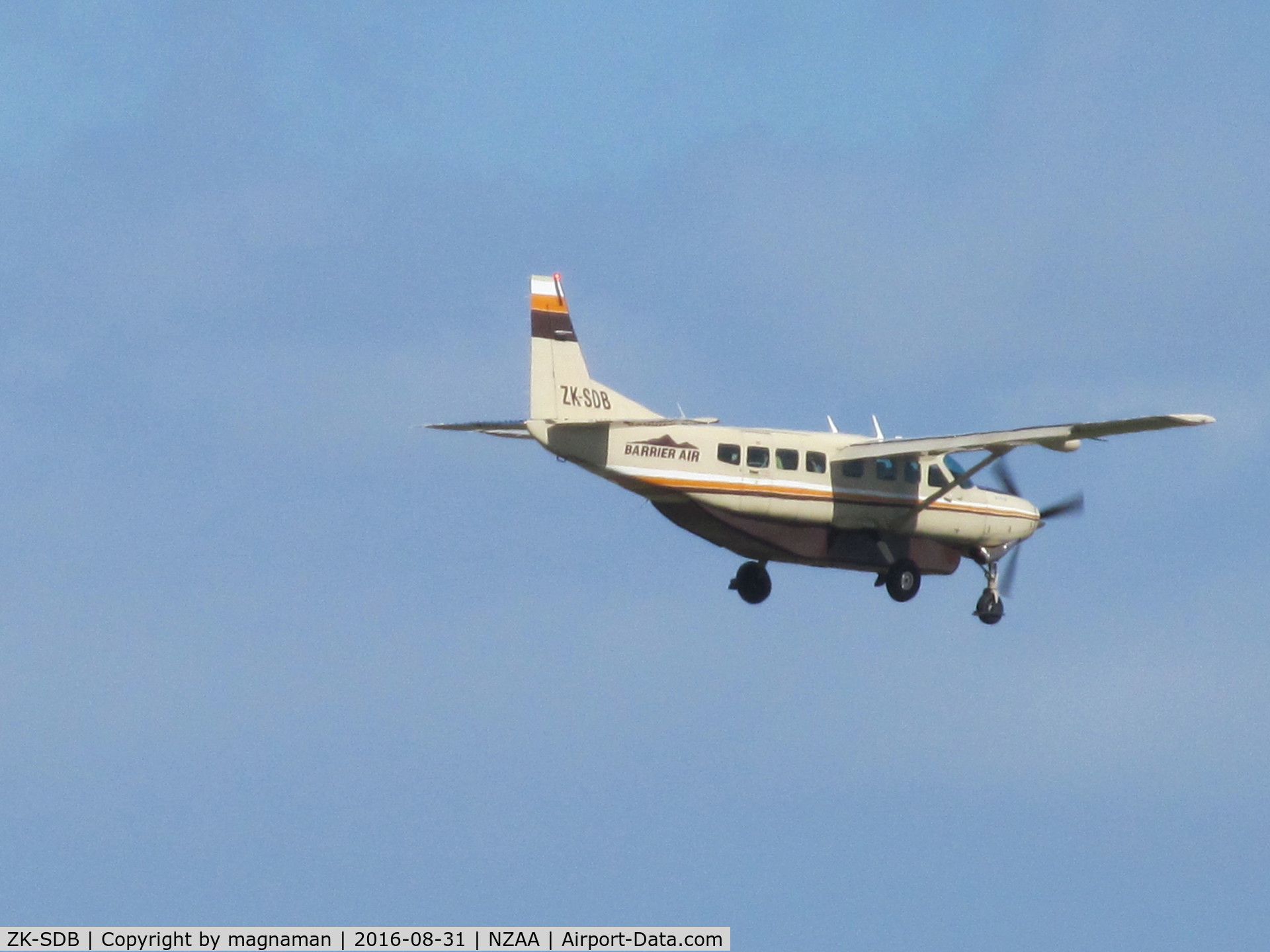 ZK-SDB, 2009 Cessna 208B Grand Caravan C/N 208B2089, on finals - a bit late with photo!