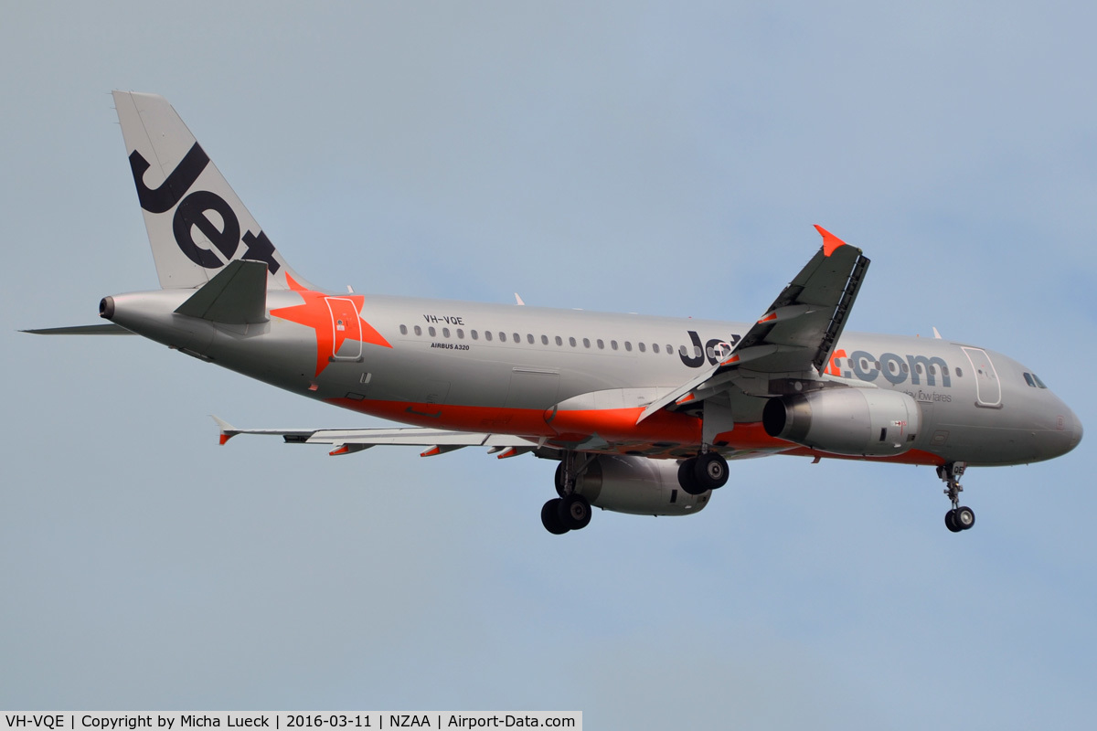 VH-VQE, 2008 Airbus A320-232 C/N 3495, At Auckland