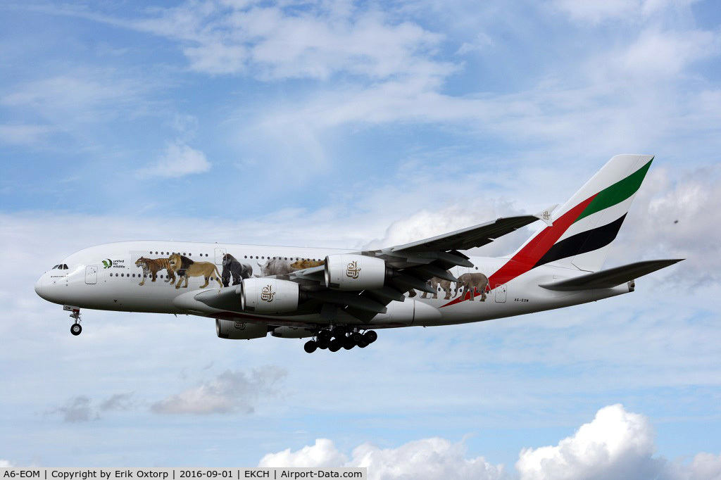 A6-EOM, 2015 Airbus A380-861 C/N 187, A6-EOM landing rw 22L