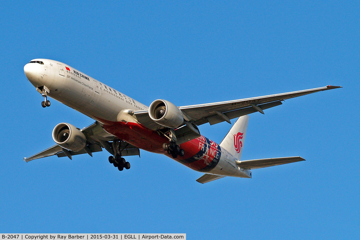 B-2047, 2014 Boeing 777-39L/ER C/N 60374/1196, Boeing 777-39LER [60374] (Air China) Home~G 31/03/2015. On approach 27R. China/France 50 years special scheme.