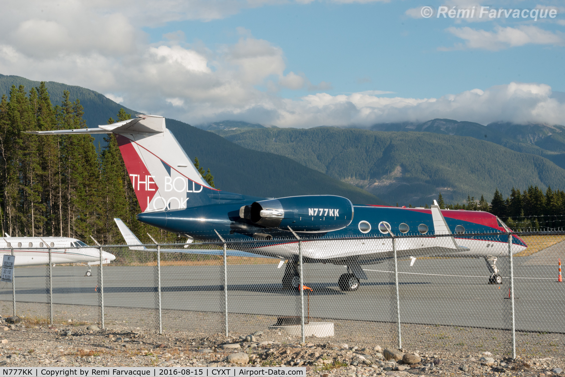 N777KK, Gulfstream Aerospace G-IV C/N 1429, Parked south of main terminal and hangars.