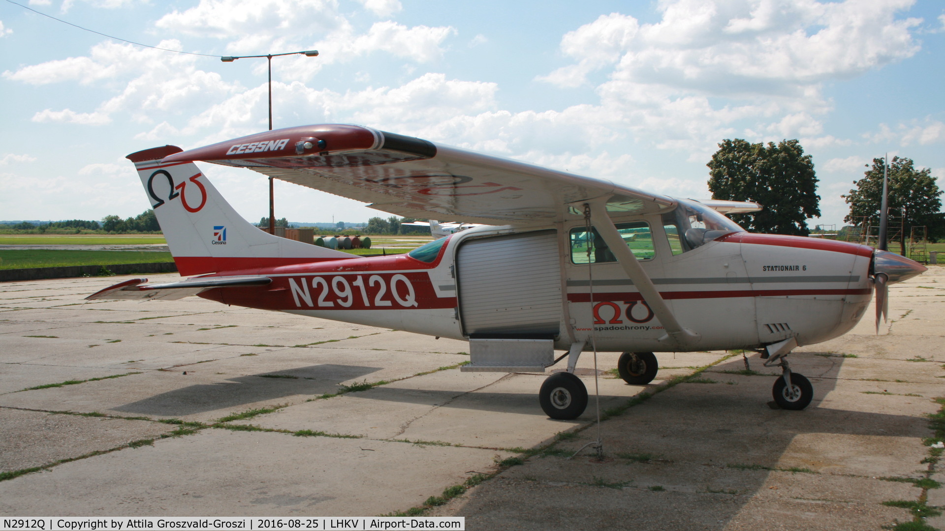 N2912Q, 1975 Cessna U206F Stationair C/N U20603021, Kaposújlak Airport, Hungary