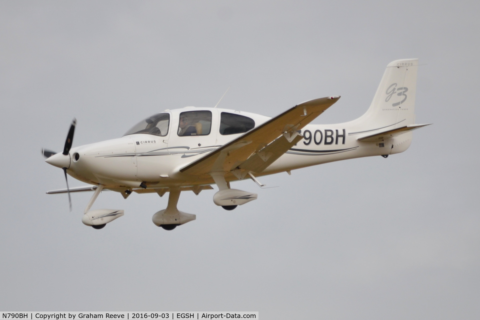 N790BH, 2005 Cirrus SR20 G2 C/N 1542, Landing at Norwich.