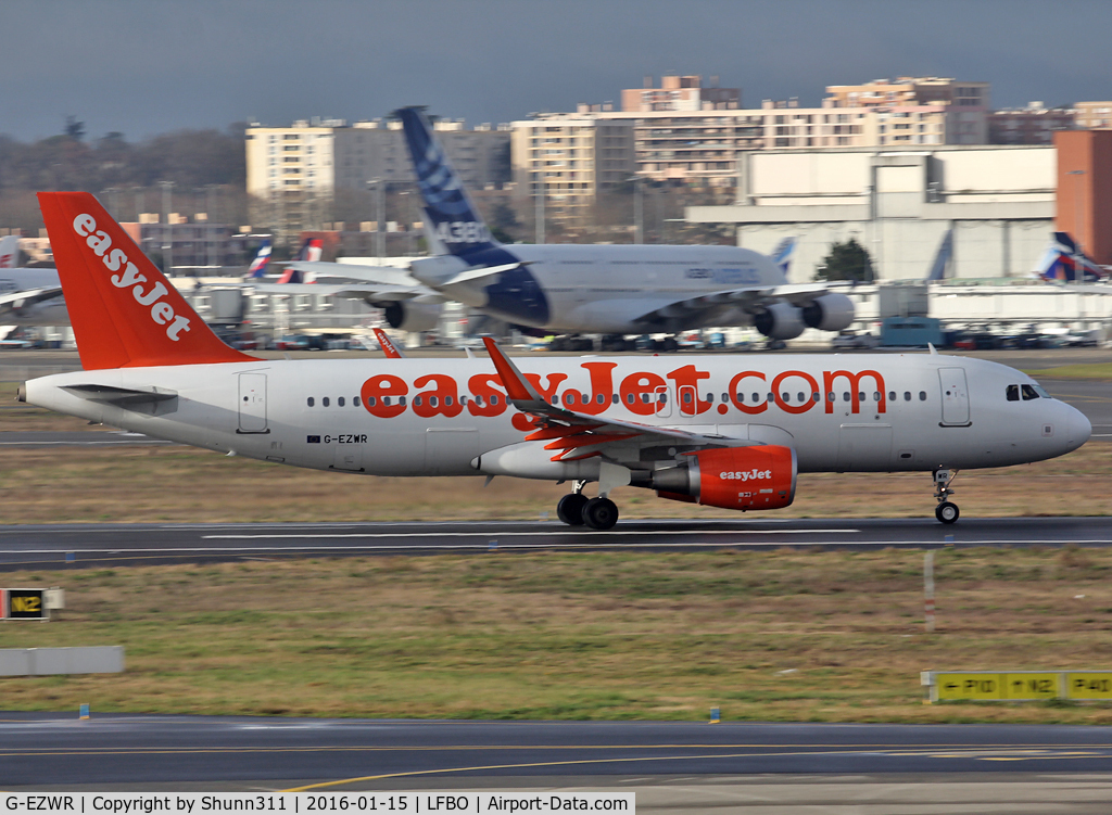 G-EZWR, 2014 Airbus A320-214 C/N 5981, Taking off from rwy 32R