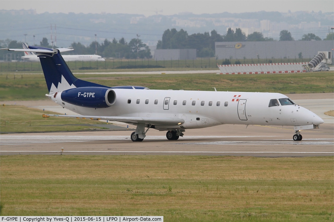 F-GYPE, 2001 Embraer ERJ-135LR (EMB-135LR) C/N 145492, Embraer EMB-135LR (ERJ-135LR), , Ready to take off rwy 08, Paris-Orly airport (LFPO-ORY)