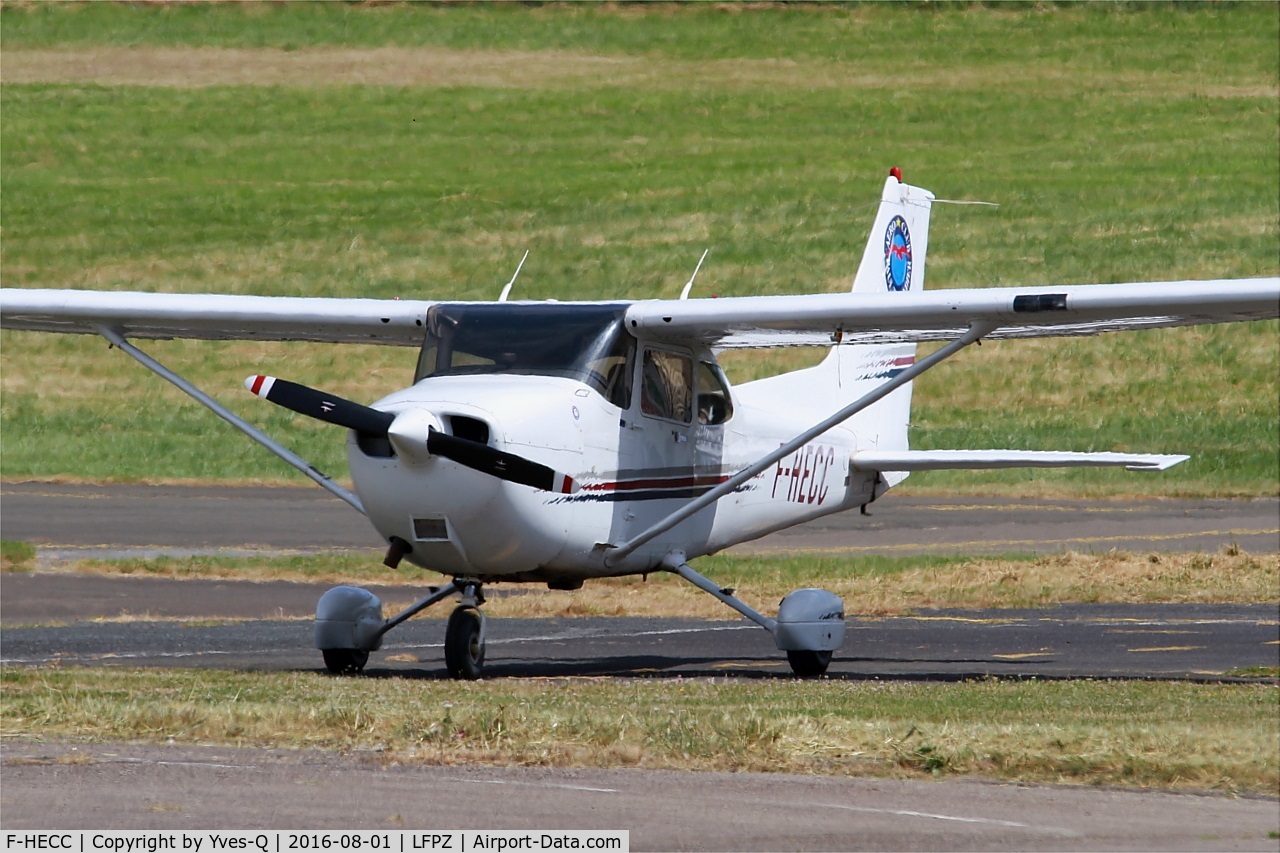 F-HECC, 1997 Cessna 172R C/N 17280306, Cessna 172R Skyhawk, Parking area, Saint-Cyr-l'École Airfield (LFPZ-XZB)