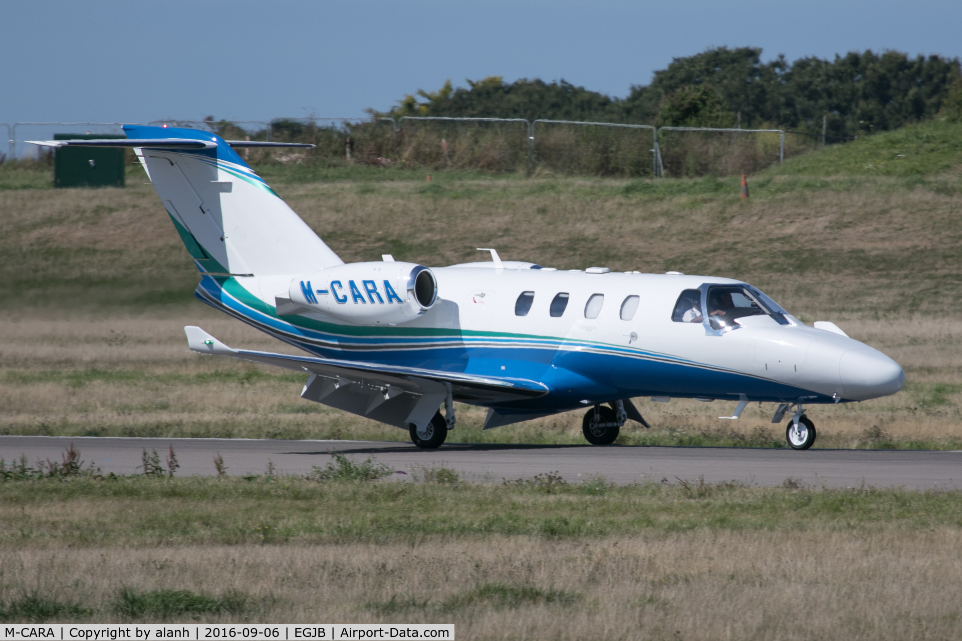 M-CARA, 2014 Cessna 525 Citation M2 C/N 525-0859, Landing at Guernsey