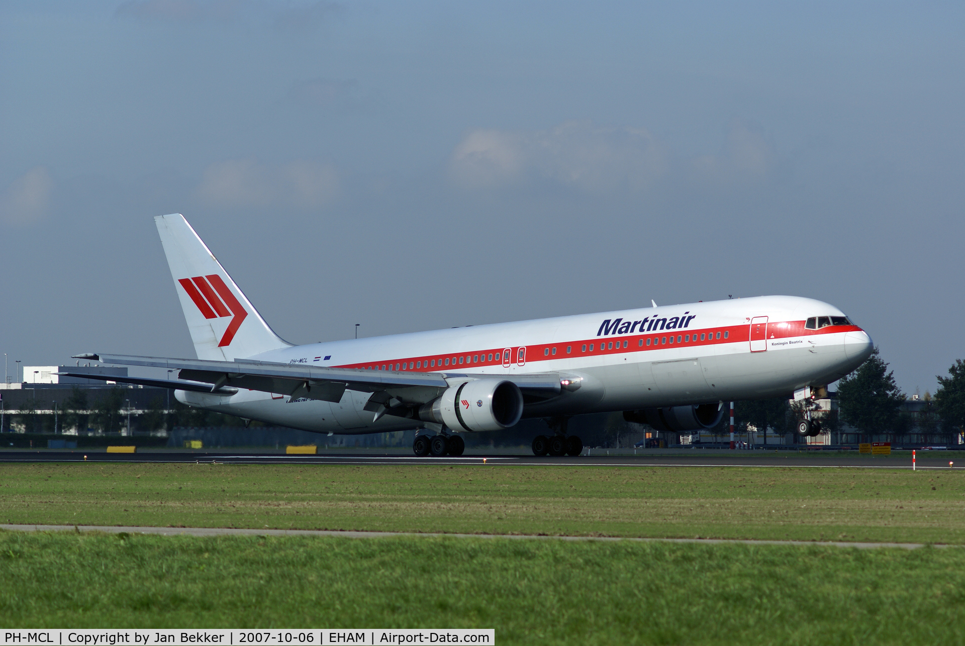 PH-MCL, 1992 Boeing 767-31A/ER C/N 26469, Landin on the Kaaagbaan at Schiphol