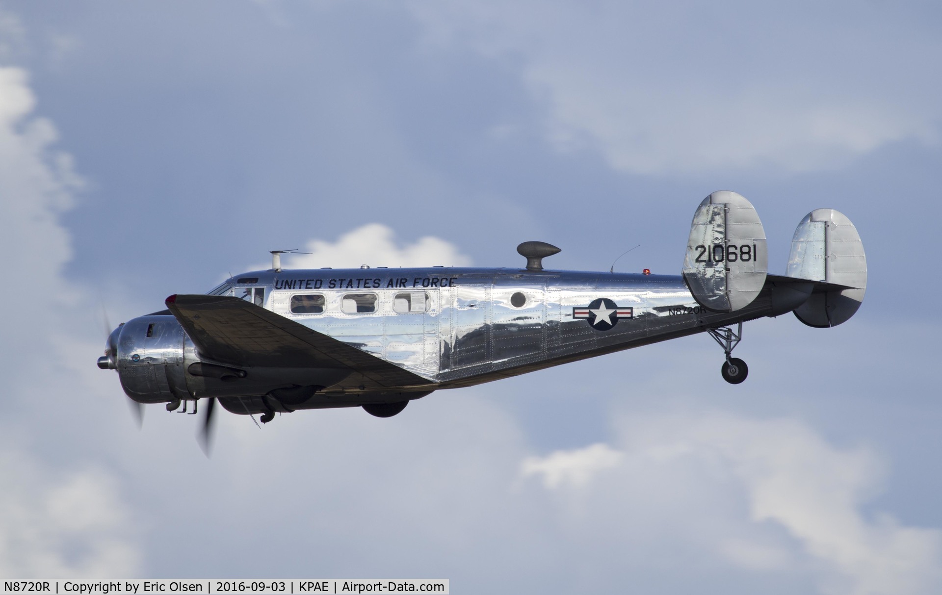 N8720R, 1952 Beech C-45H Expeditor C/N AF-611 (52-10681), Beech C-45H on a fly by during VAW.