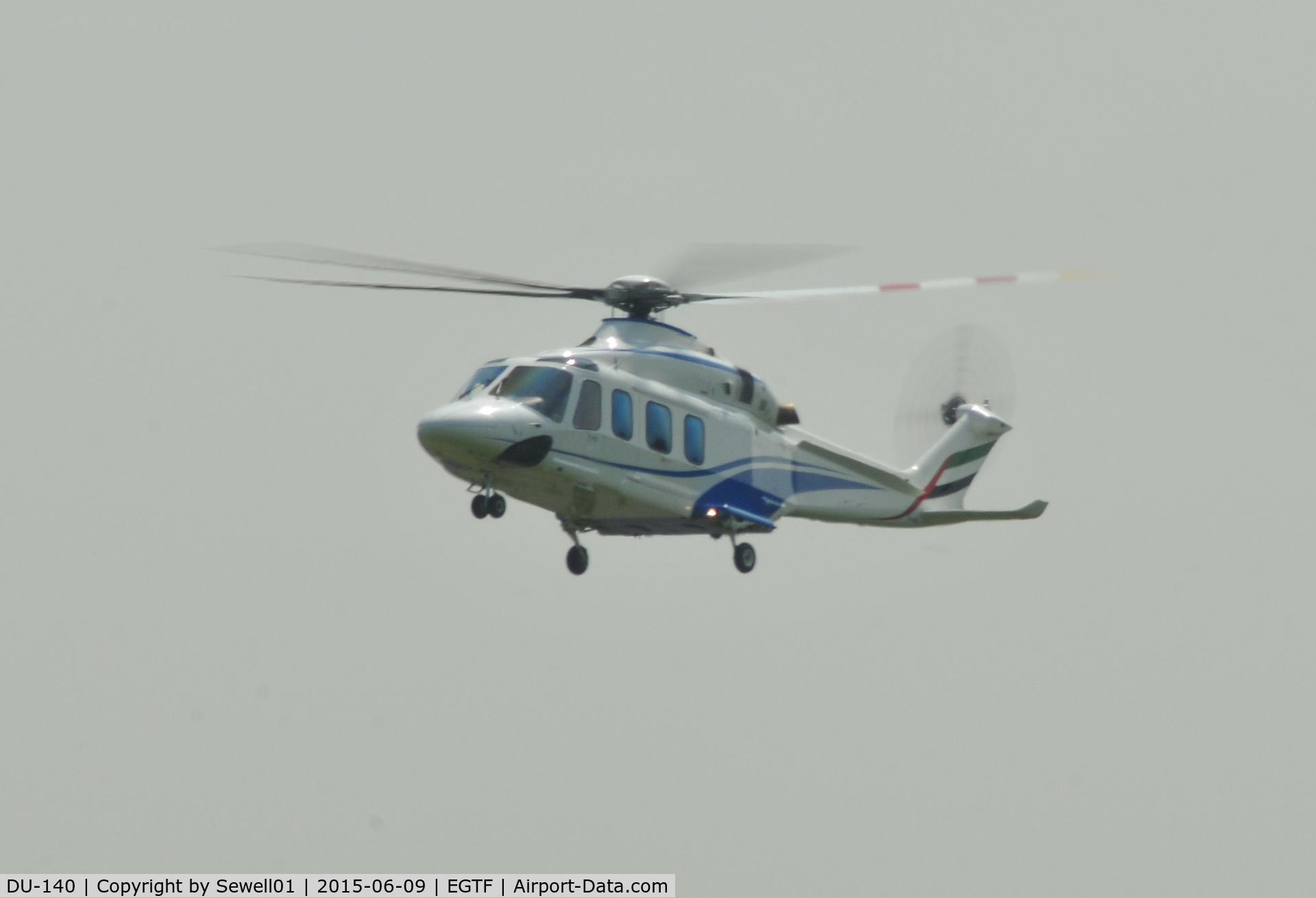 DU-140, AgustaWestland AW-139 C/N 31073, Landing at Fairoaks