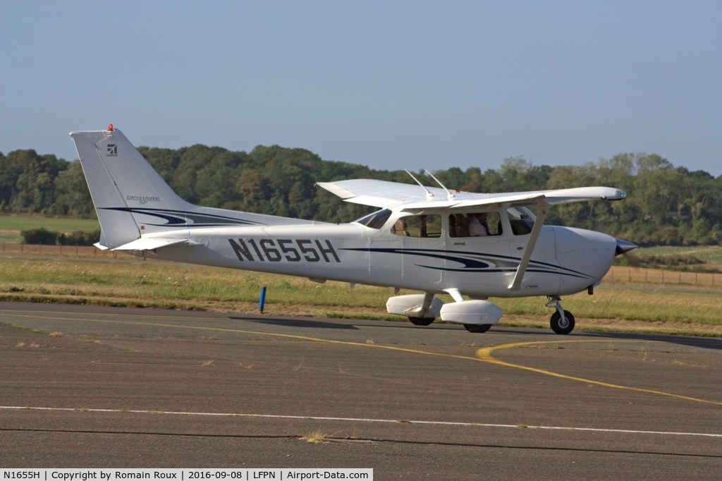 N1655H, 2005 Cessna 172S C/N 172S9914, Parked