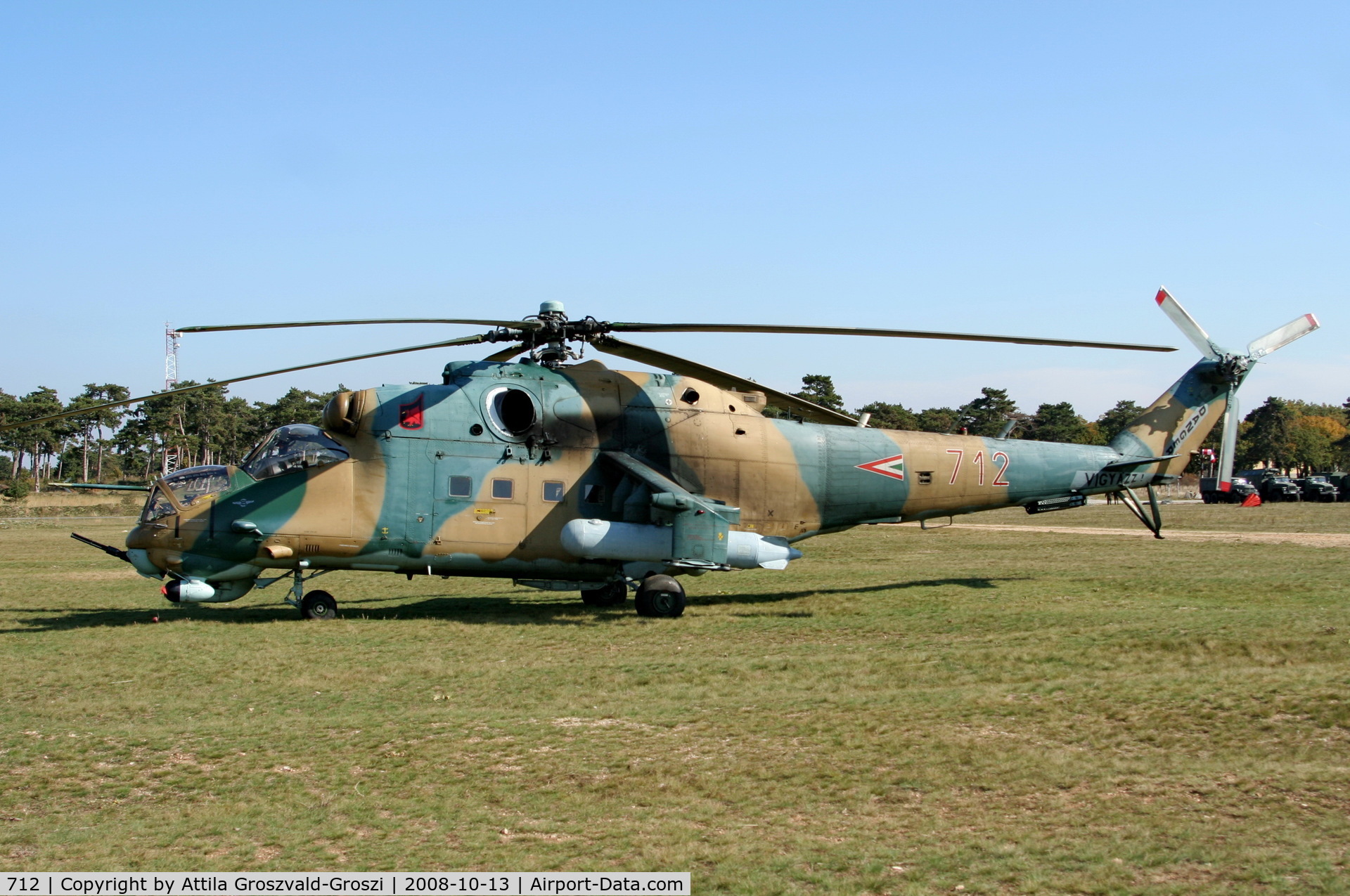 712, 1985 Mil Mi-24V Hind E C/N 220712, Veszprém, Jutas-Ujmajor. The Hungarian airforce is his practising base