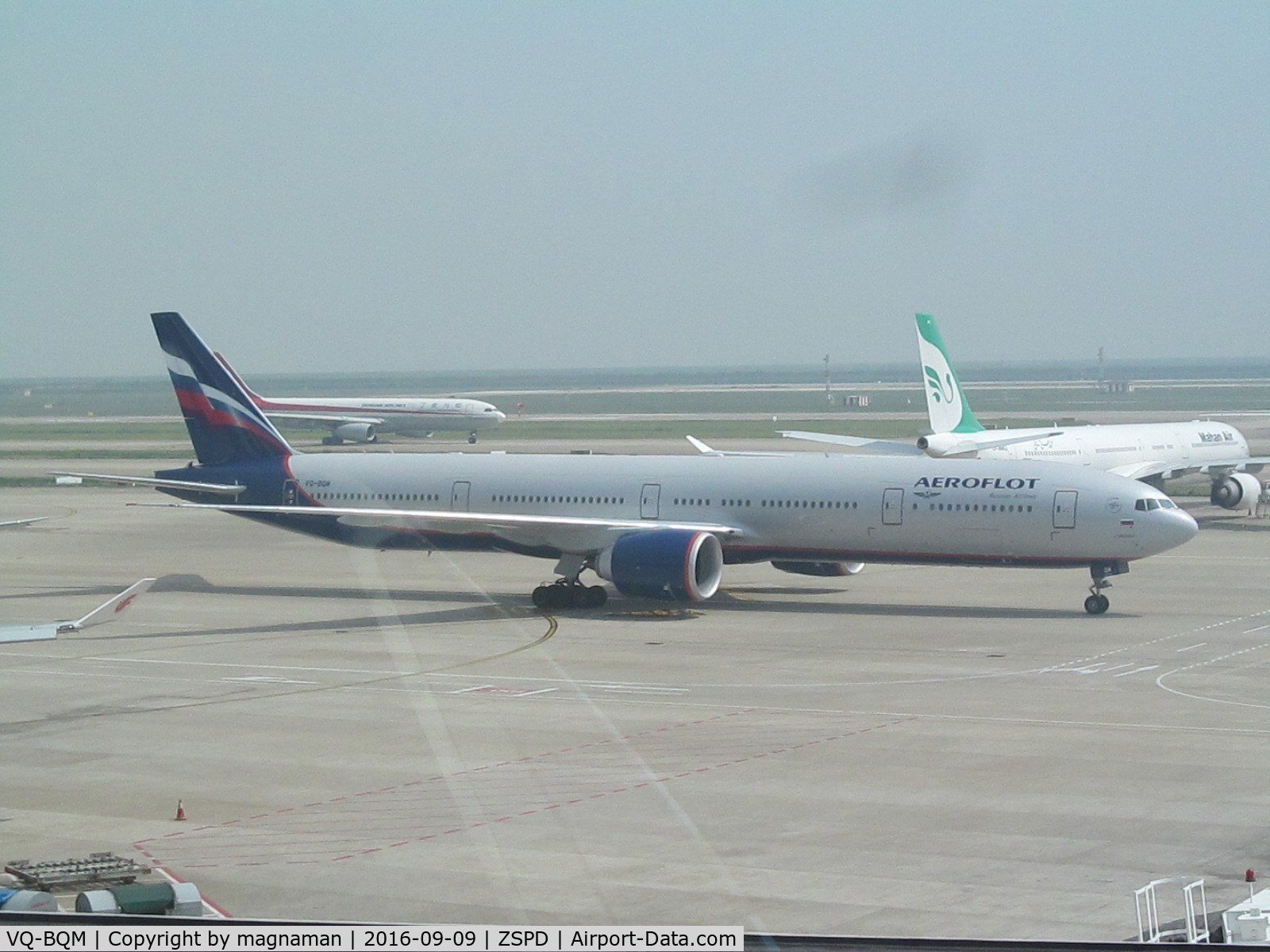 VQ-BQM, 2016 Boeing 777-3M0/ER C/N 41694, about to park up