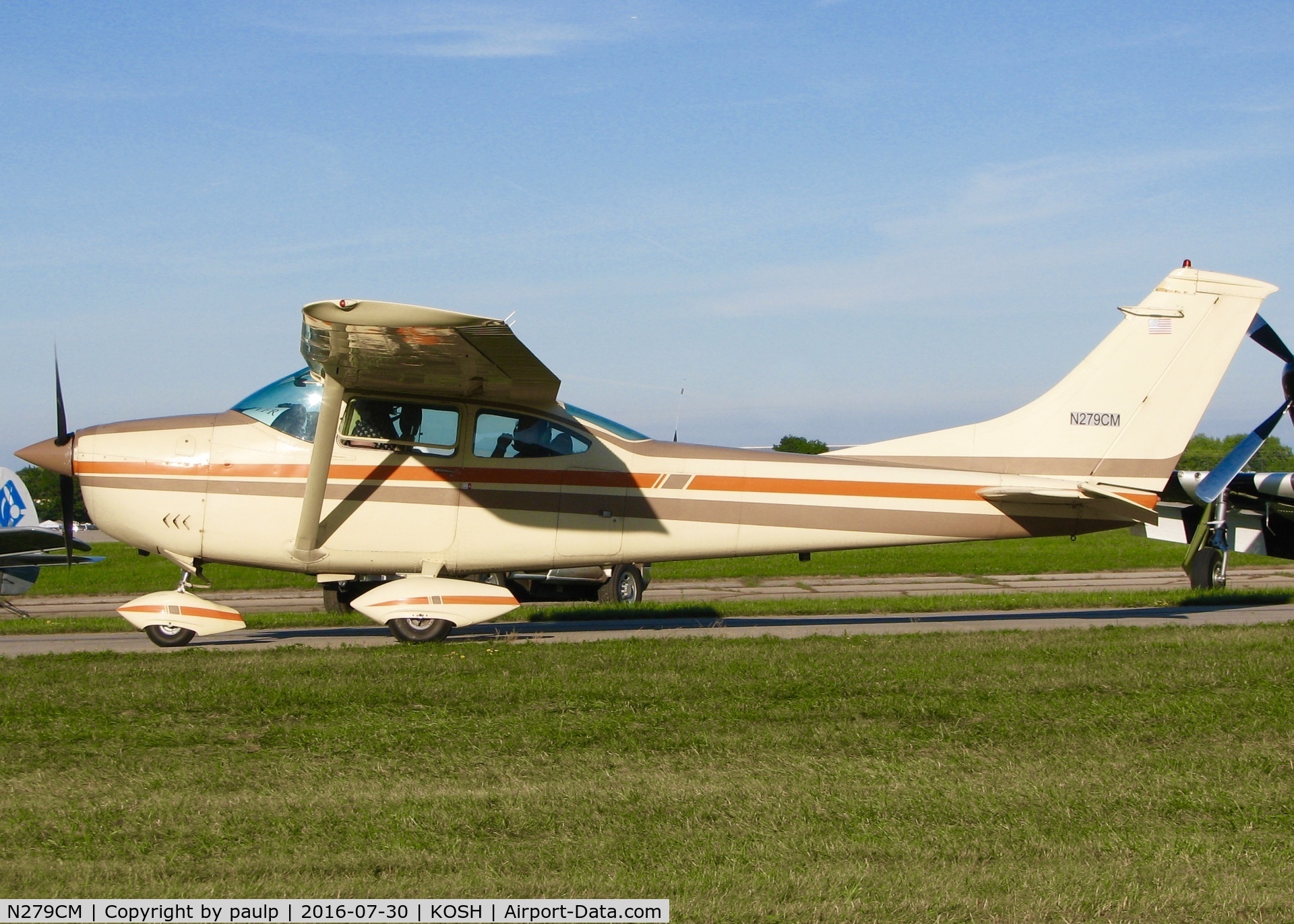 N279CM, 1969 Cessna 182M Skylane C/N 1825982, At AirVenture 2016.