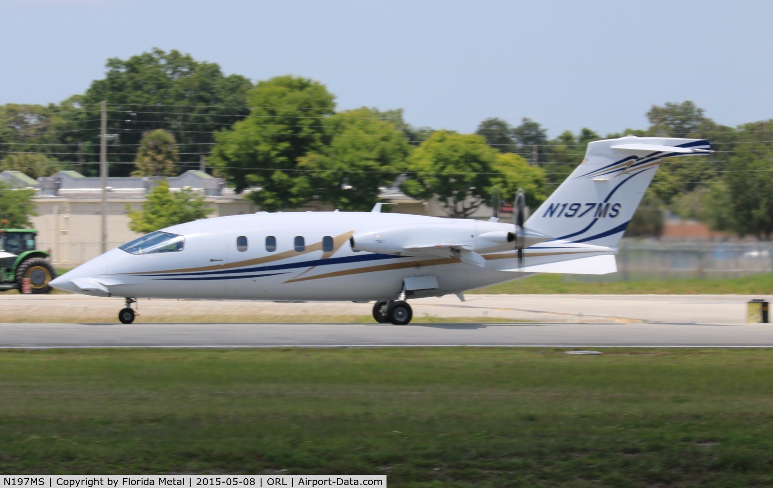 N197MS, 2011 Piaggio P-180 Avanti II C/N 1215, Piaggio P180