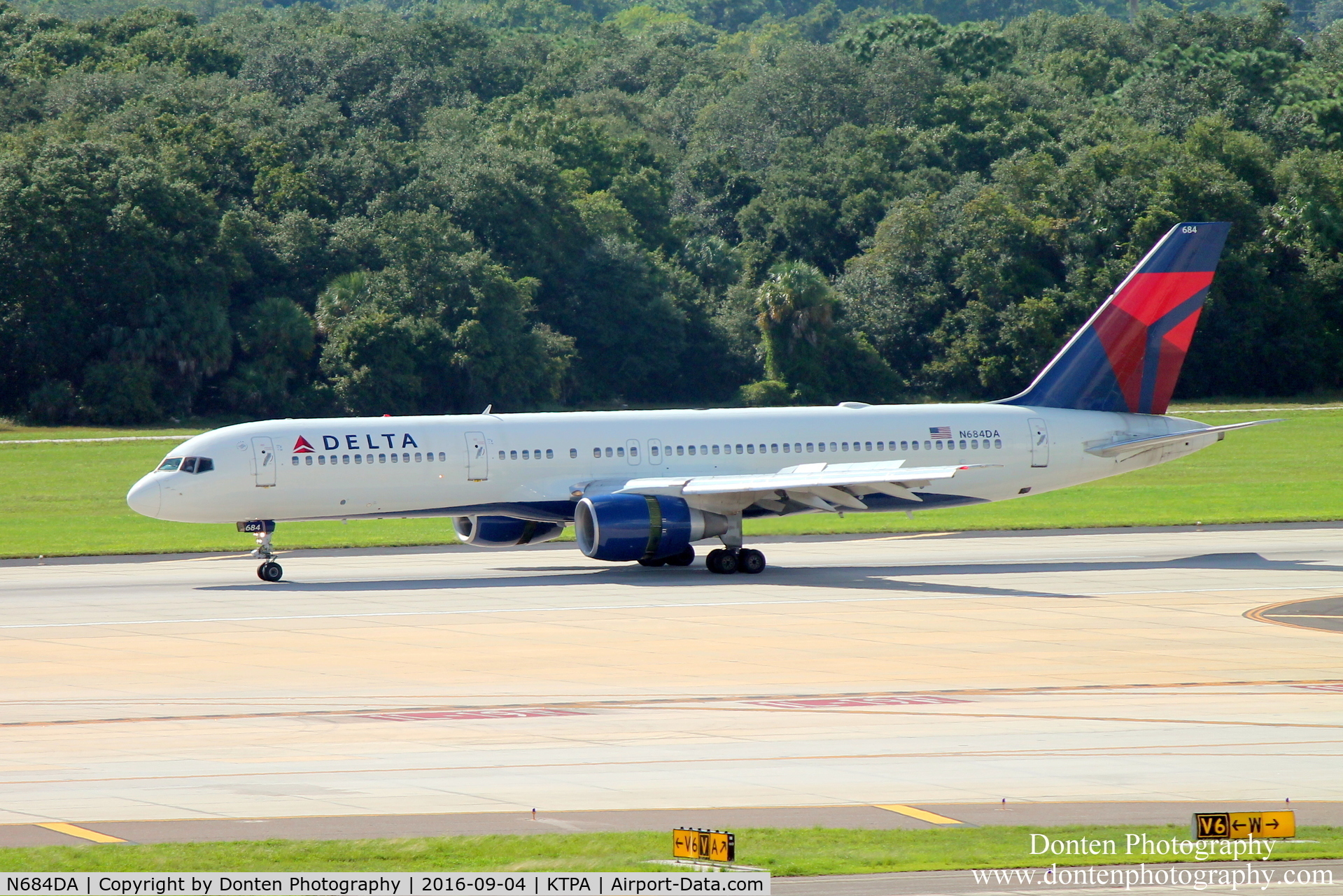 N684DA, 1993 Boeing 757-232 C/N 27104, Delta Flight 950 (N684DA) arrives at Tampa International Airport following flight from Hartsfield-Jackson Atlanta International Airport