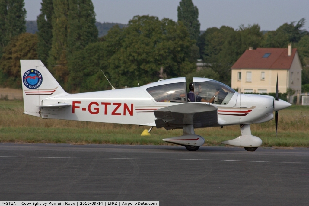 F-GTZN, 2000 Robin HR-200-120B C/N 351, Taxiing