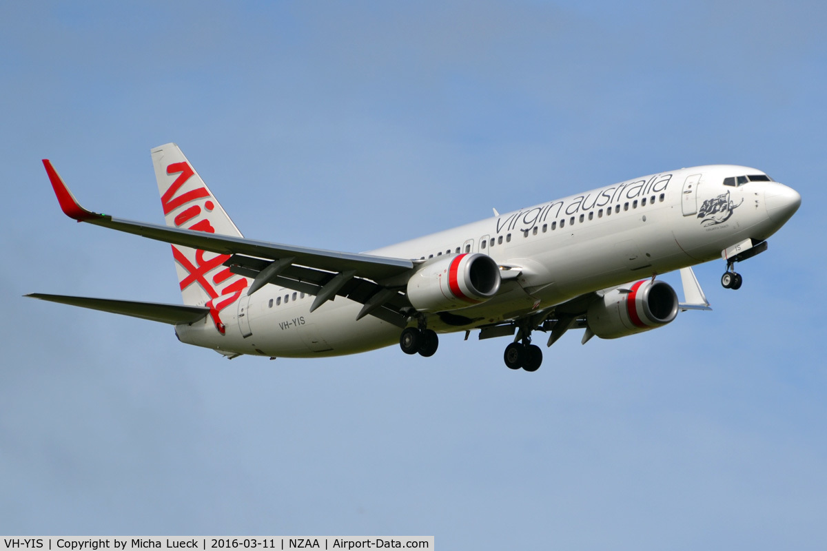 VH-YIS, 2012 Boeing 737-8FE C/N 39926, At Auckland