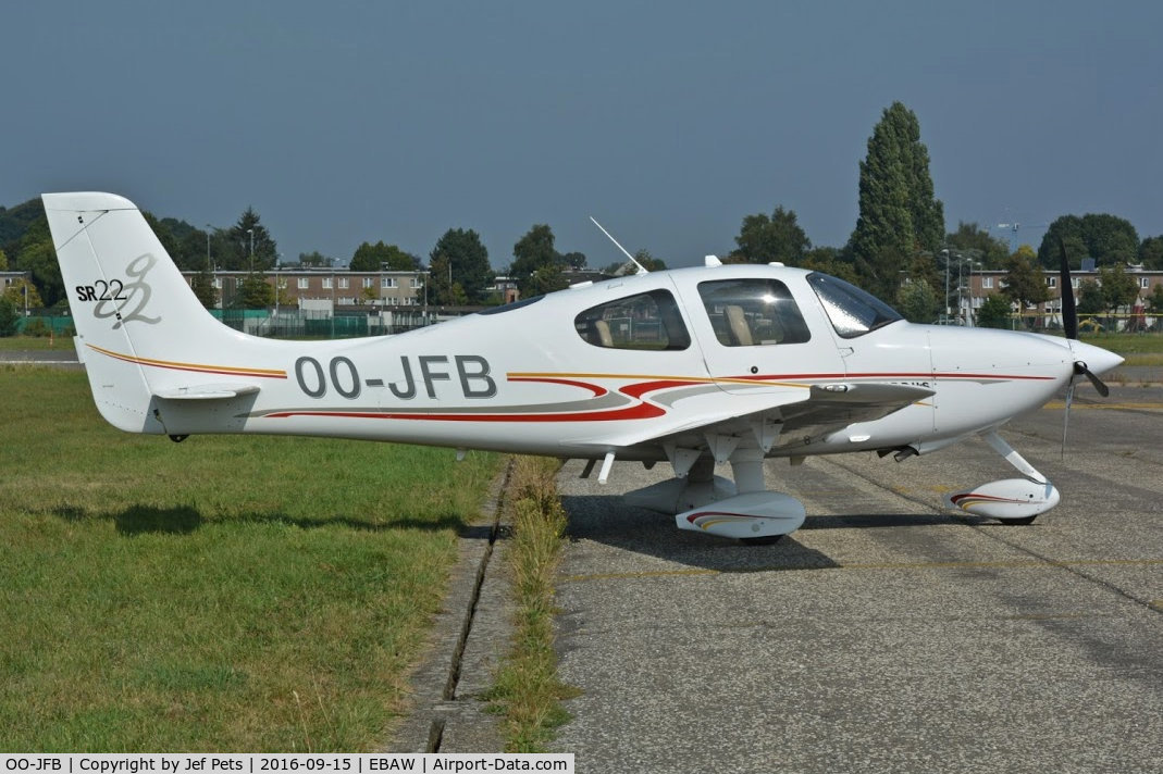 OO-JFB, 2004 Cirrus SR22 G2 C/N 0920, At Antwerp Airport.