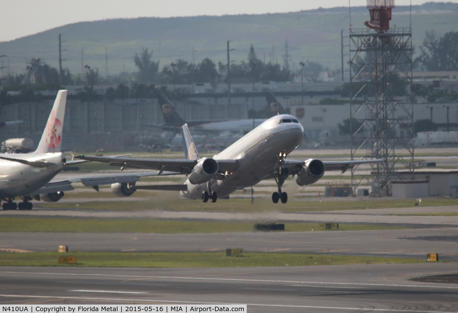 N410UA, 1994 Airbus A320-232 C/N 463, United