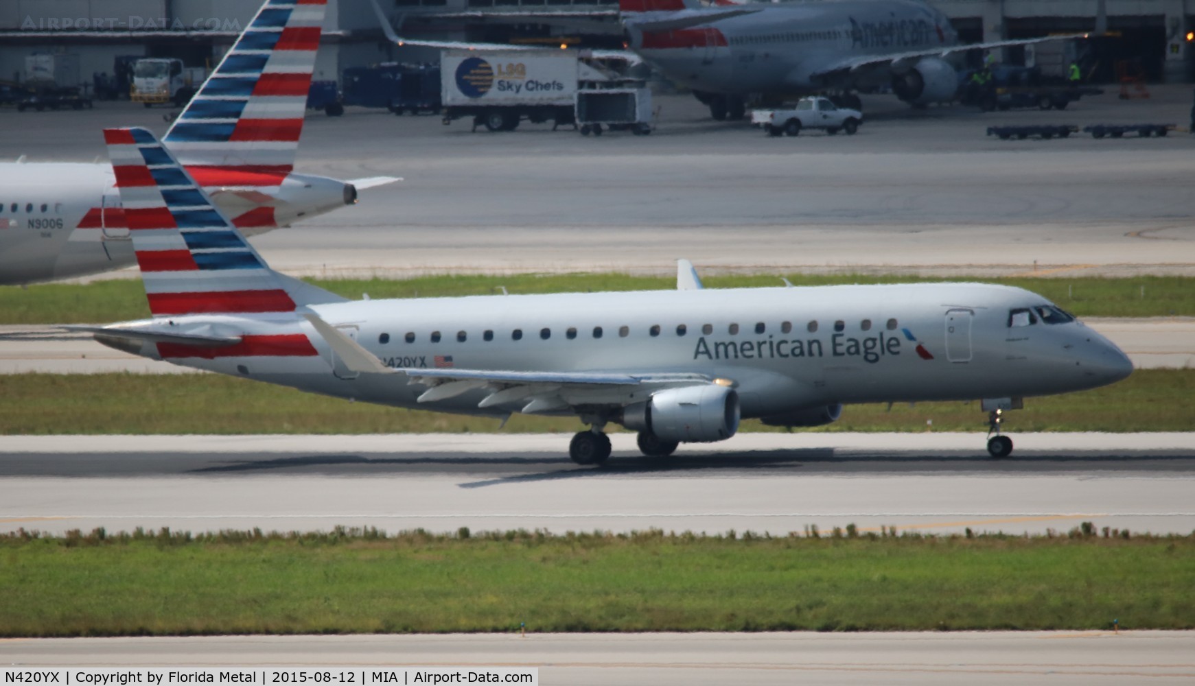 N420YX, 2014 Embraer 175LR (ERJ-170-200LR) C/N 17000385, American Eagle
