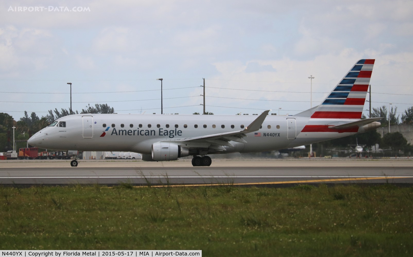N440YX, 2014 Embraer 175LR (ERJ-170-200LR) C/N 17000435, American Eagle