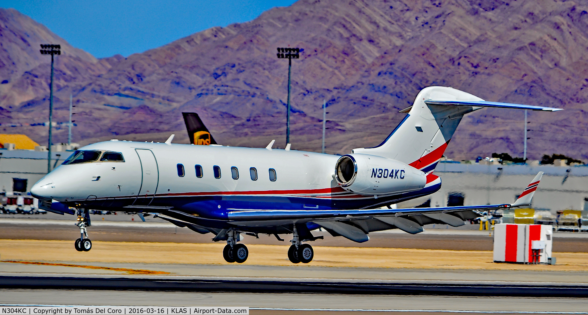 N304KC, 2013 Bombardier Challenger 300 (BD-100-1A10) C/N 20390, N304KC 2013 Bombadier  BD-100-1A10 s/n 20390 Challenger 300 - Las Vegas - McCarran International (LAS / KLAS)
USA - Nevada, March 16, 2016
Photo: Tomás Del Coro