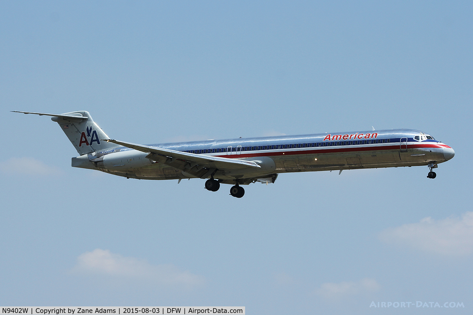 N9402W, 1992 McDonnell Douglas MD-83 (DC-9-83) C/N 53138, American Airlines arriving at DFW Airport