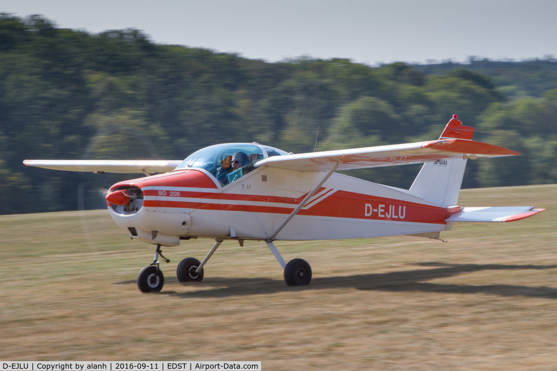 D-EJLU, 1965 Bolkow Bo-208 Junior C/N 550, Taxying for departure at the 2016 Hahnweide Oldtimer Fliegertreffen