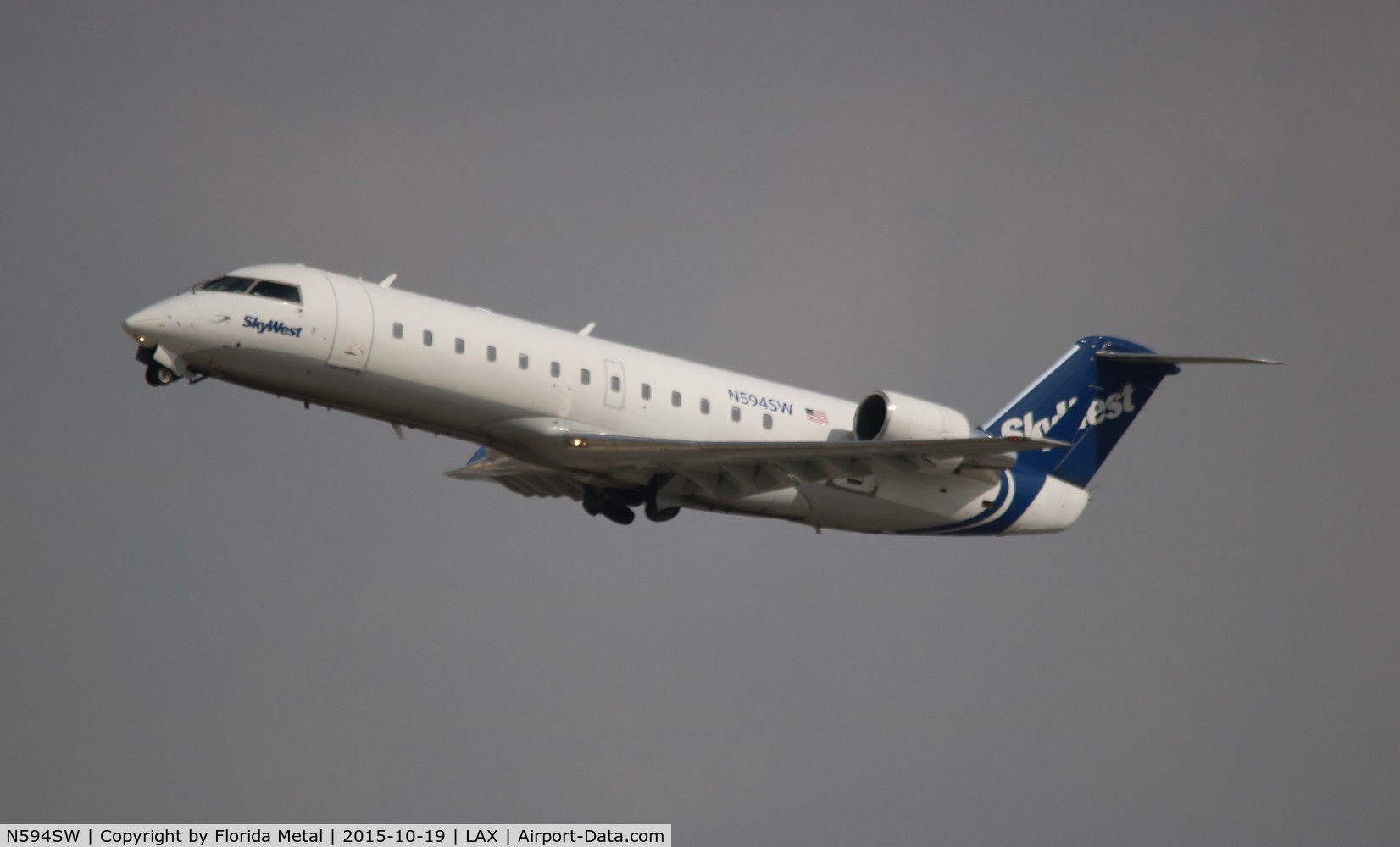 N594SW, 1999 Bombardier CRJ-100ER (CL-600-2B19) C/N 7285, Skywest