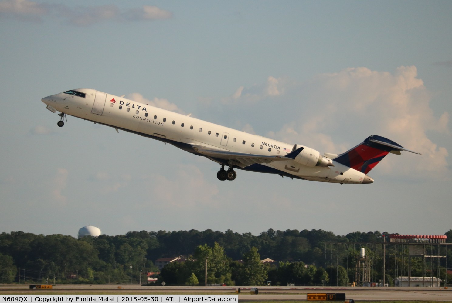 N604QX, 2001 Bombardier CRJ-701 (CL-600-2C10) Regional Jet C/N 10019, Delta CRJ-700