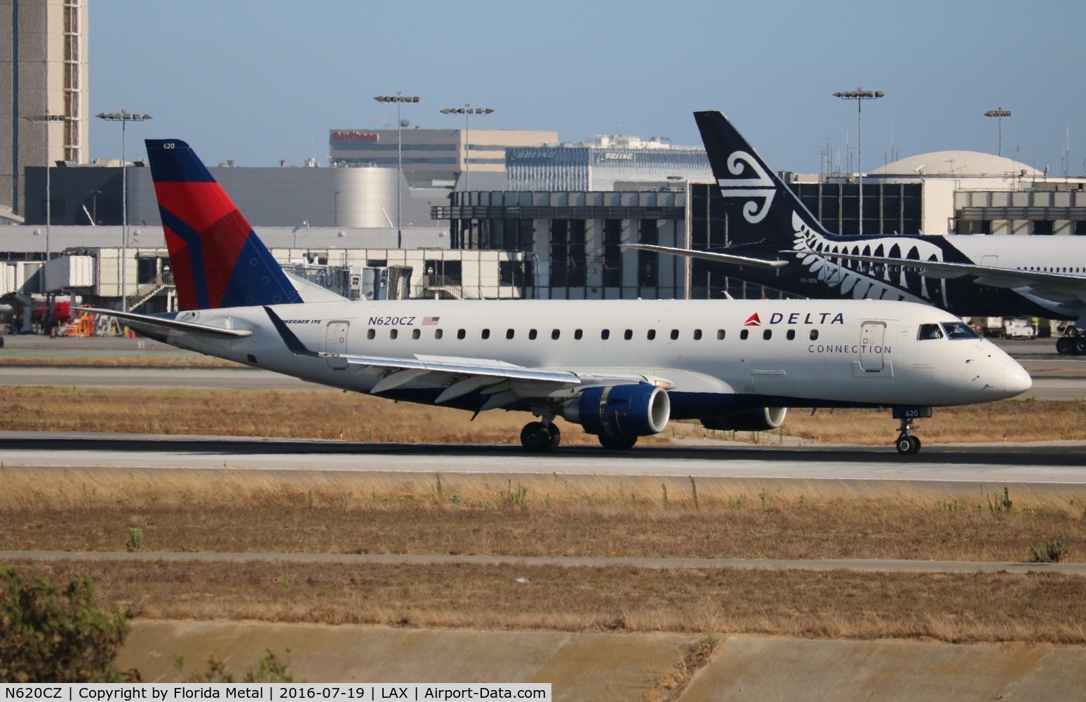 N620CZ, 2008 Embraer 175LR (ERJ-170-200LR) C/N 17000214, Delta