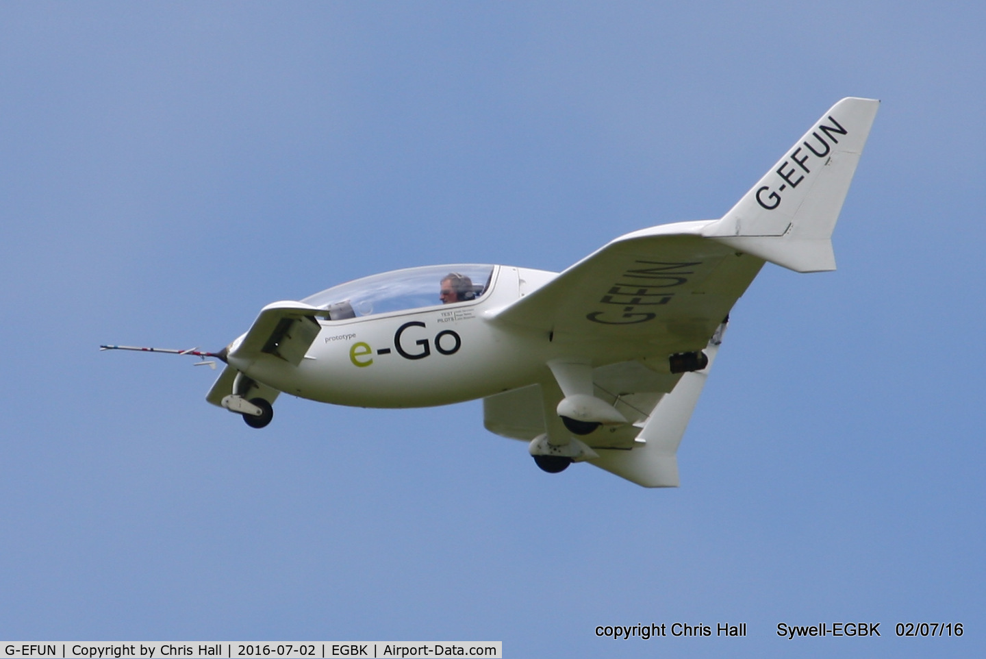 G-EFUN, 2008 e-GO Aeroplanes e-GO C/N SS001, at Aeroexpo 2016