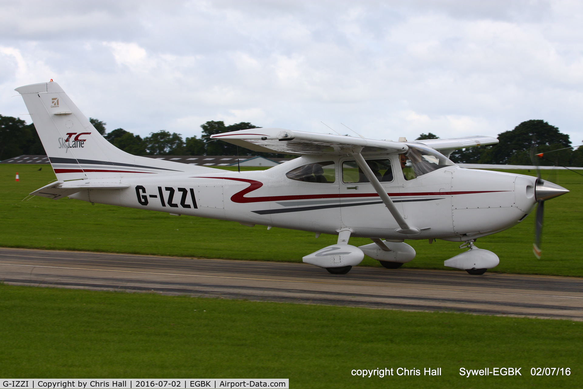 G-IZZI, 2001 Cessna T182T Turbo Skylane C/N T18208100, at Aeroexpo 2016