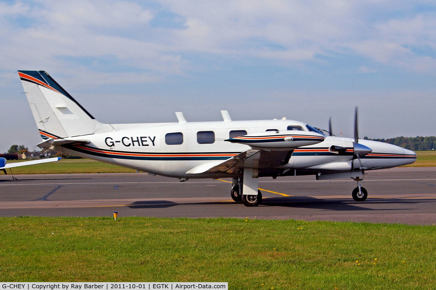 G-CHEY, 1981 Piper PA-31T2-620 Cheyenne IIXL C/N 31T-8166033, Piper PA-31T2 Cheyenne IIXL [31T-8166033] (Air Medical) Oxford-Kidlington~G 01/10/2011