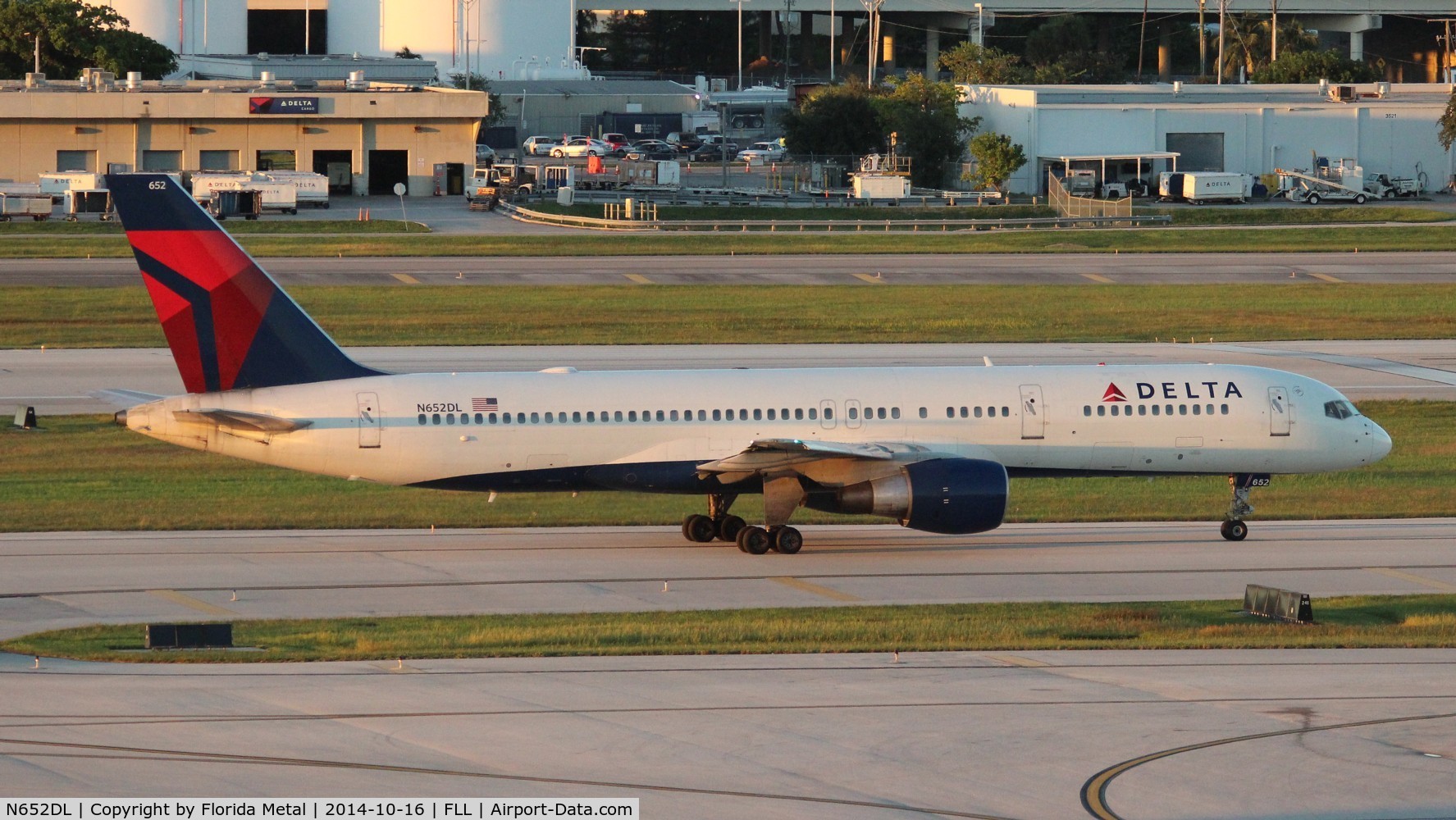 N652DL, 1989 Boeing 757-232 C/N 24392, Delta