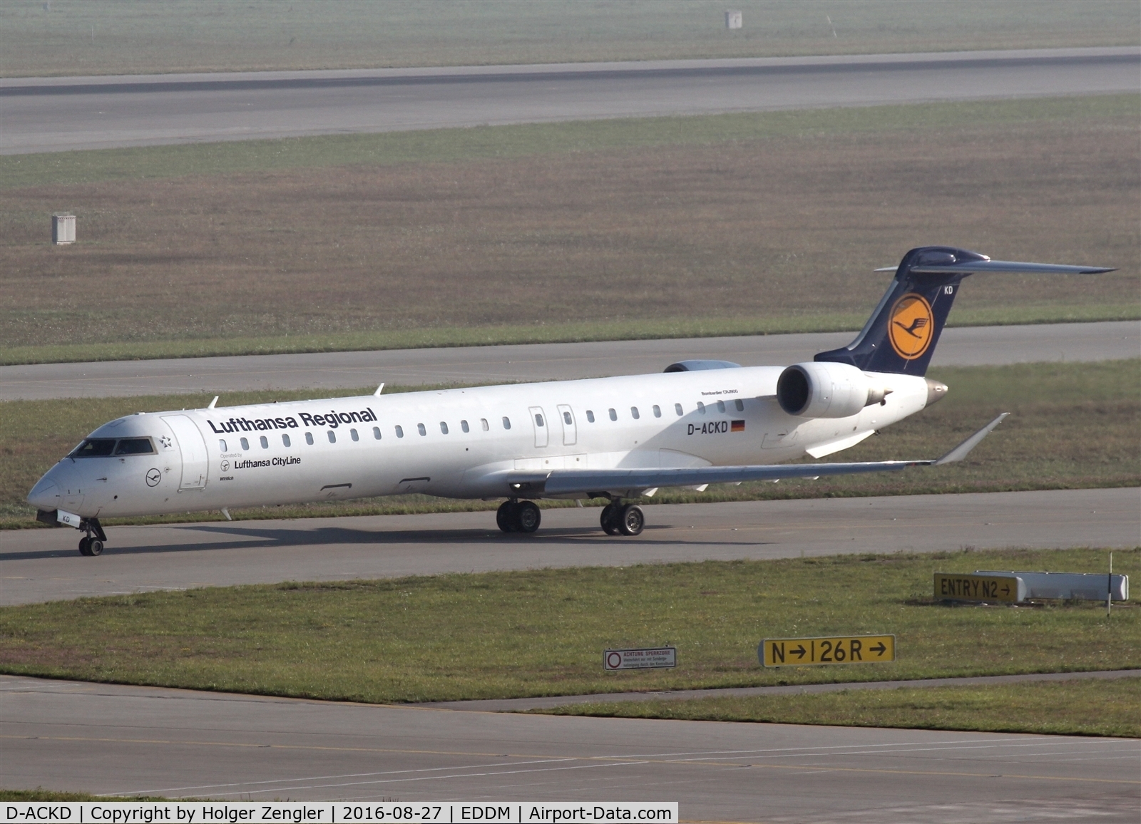 D-ACKD, 2006 Bombardier CRJ-900LR (CL-600-2D24) C/N 15080, On taxi to holding point 08L...
