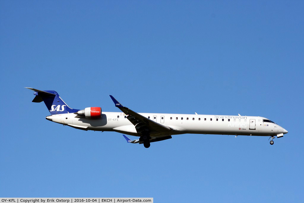 OY-KFL, 2009 Bombardier CRJ-900 NG (CL-600-2D24) C/N 15246, OY-KFL landing rw 04L