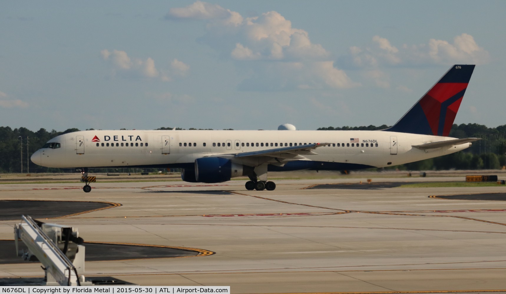 N676DL, 1992 Boeing 757-232 C/N 25981, Delta