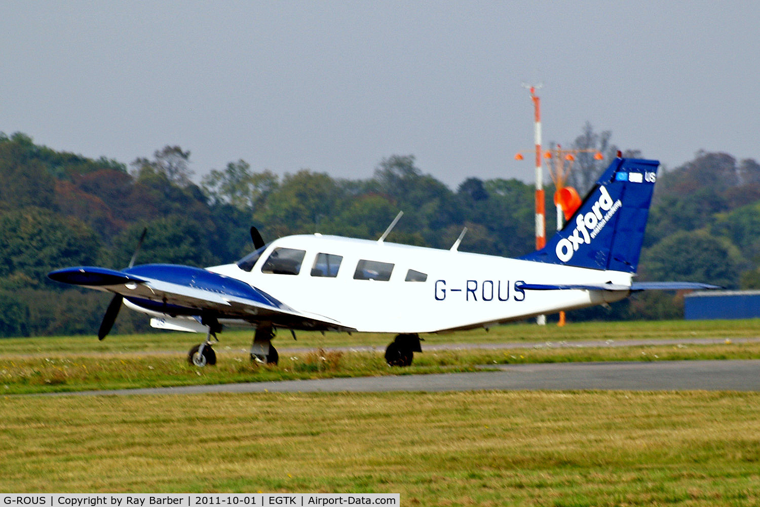 G-ROUS, 1978 Piper PA-34-200T Seneca II C/N 34-7870187, Piper PA-34-200T Seneca II [34-7870187] (Oxford Aviation Academy) Oxford-Kidlington~G 01/10/2011